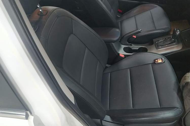 Used Kia K3 2015 1.6L Automatic DLX Right Front Seat