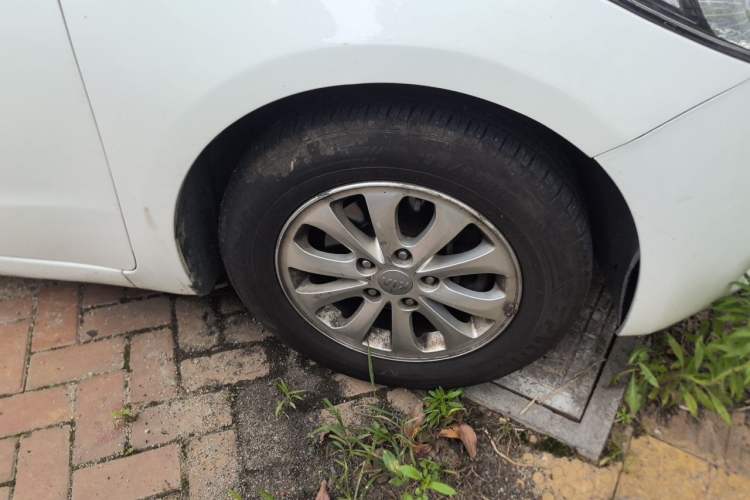 Used Kia K3 2015 1.6L Manual GL Right Front Wheel Hub