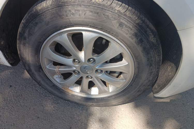 Used Kia K3 2015 1.6L Manual GL Right Front Wheel Hub