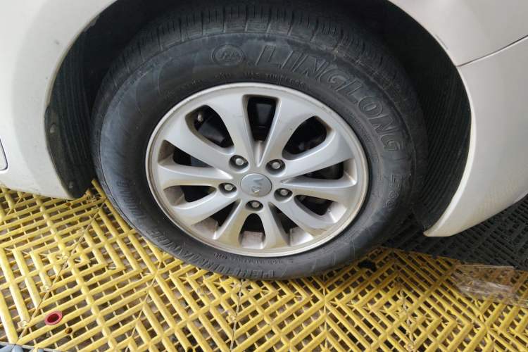 Used Kia K3 2015 1.6L Manual GL Right Front Wheel Hub