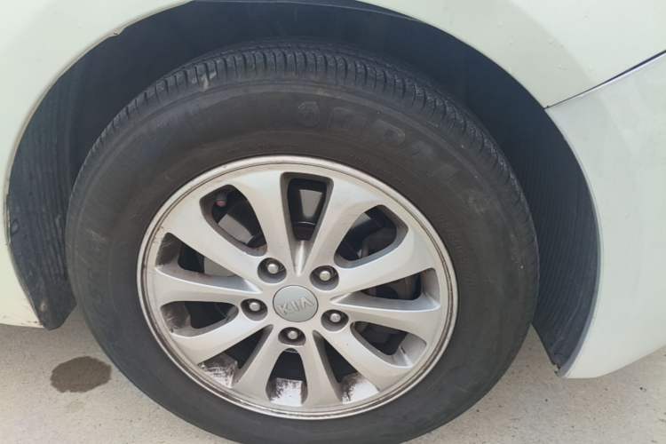 Used Kia K3 2015 1.6L Manual GL Right Front Wheel Hub