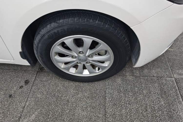 Used Kia K3 2015 1.6L Manual GL Right Front Wheel Hub
