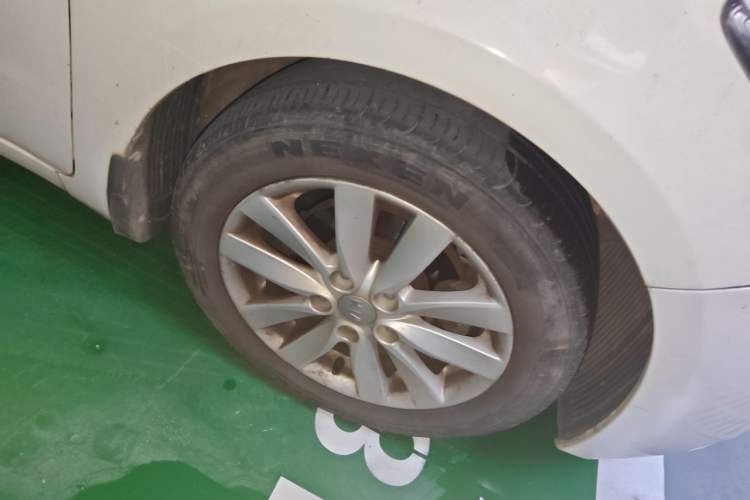 Used Kia K3 2015 1.6L Automatic GL Right Front Wheel Hub