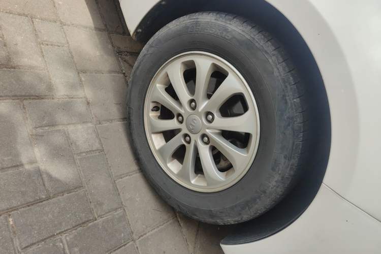 Used Kia K3 2015 1.6L Manual GL Right Front Wheel Hub