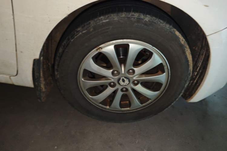 Used Kia K3 2015 1.6L Manual GL Right Front Wheel Hub