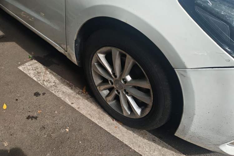 Used Kia K3 2015 1.6L Automatic GL Right Front Wheel Hub