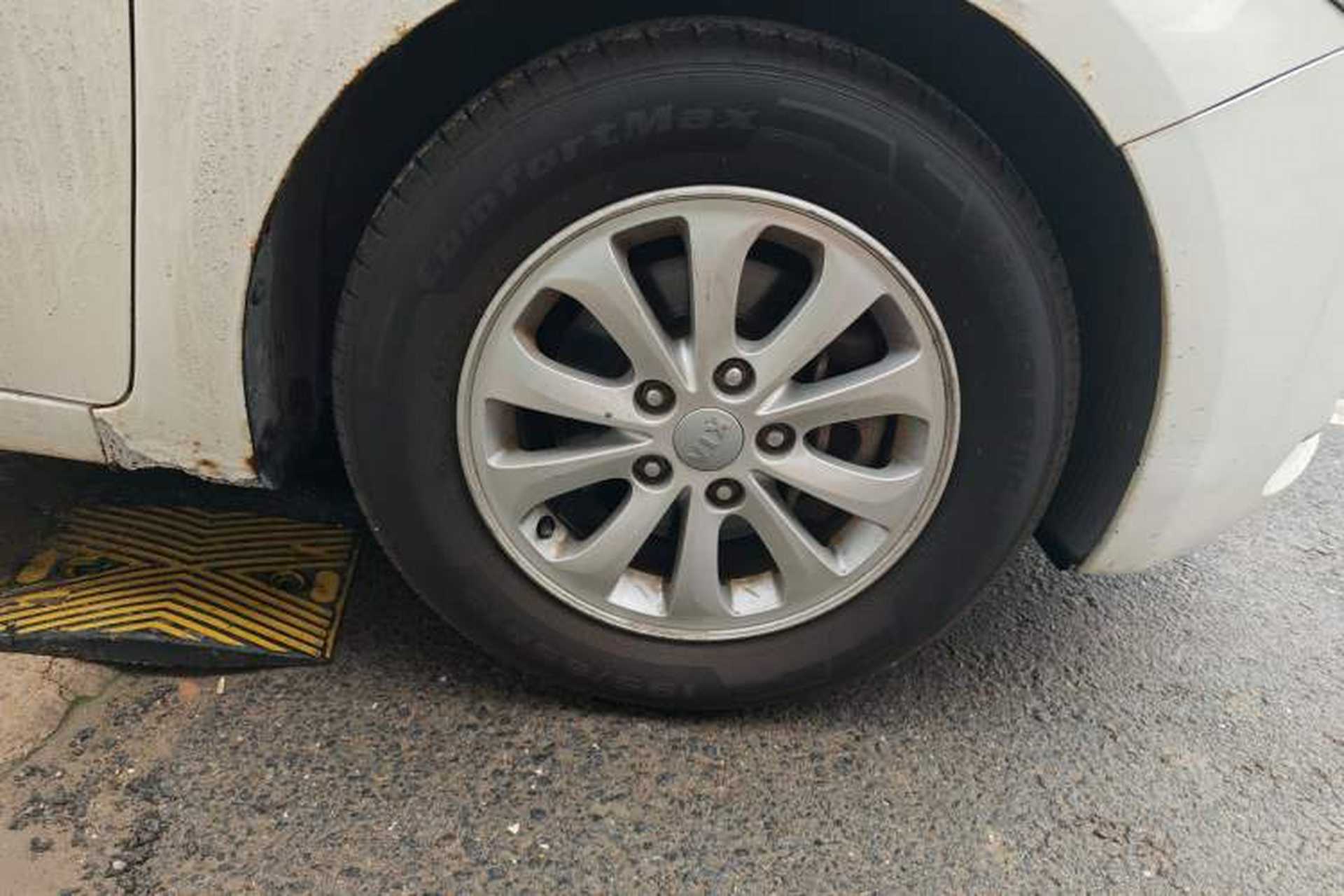 Used Kia K3 2015 1.6L Manual GL Right Front Wheel Hub