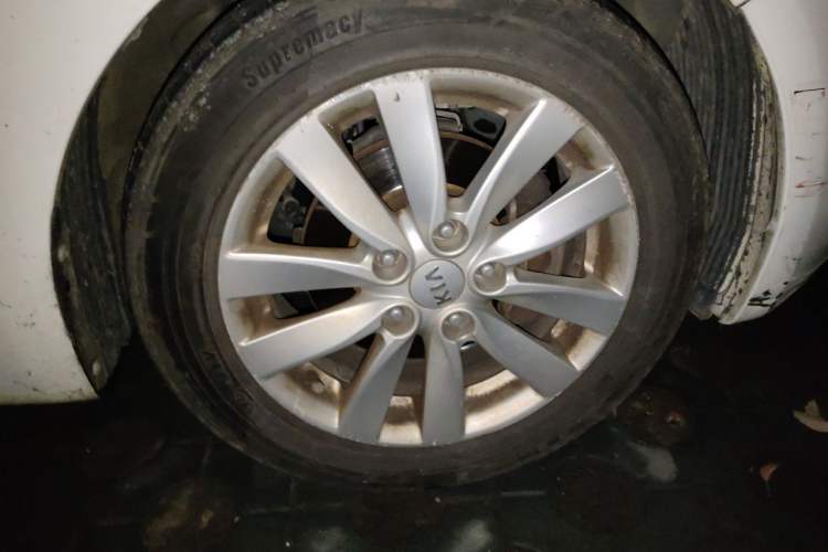 Used Kia K3 2015 1.6L Manual GLS Right Front Wheel Hub