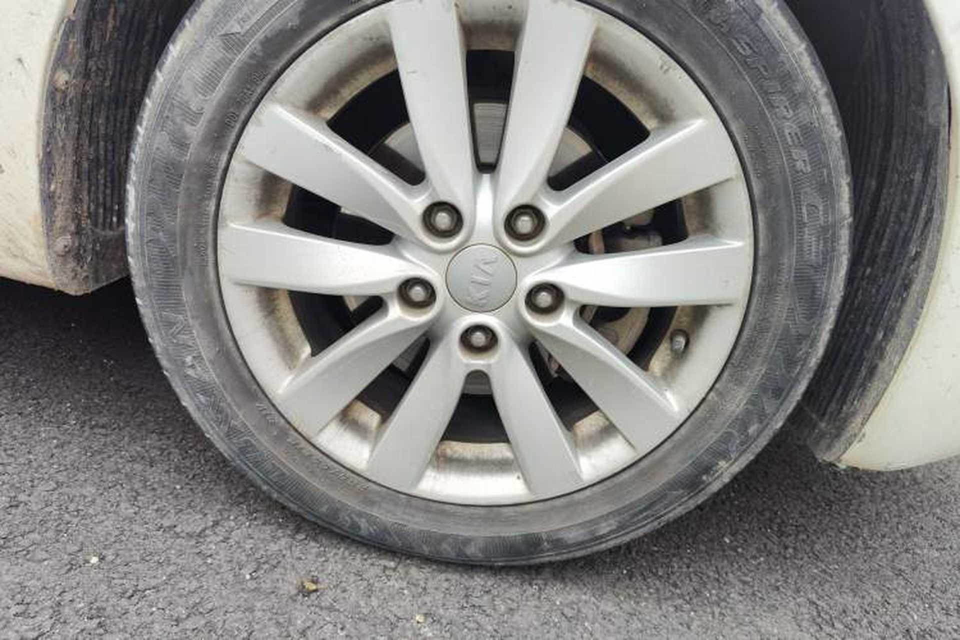 Used Kia K3 2015 1.6L Automatic GLS Right Front Wheel Hub