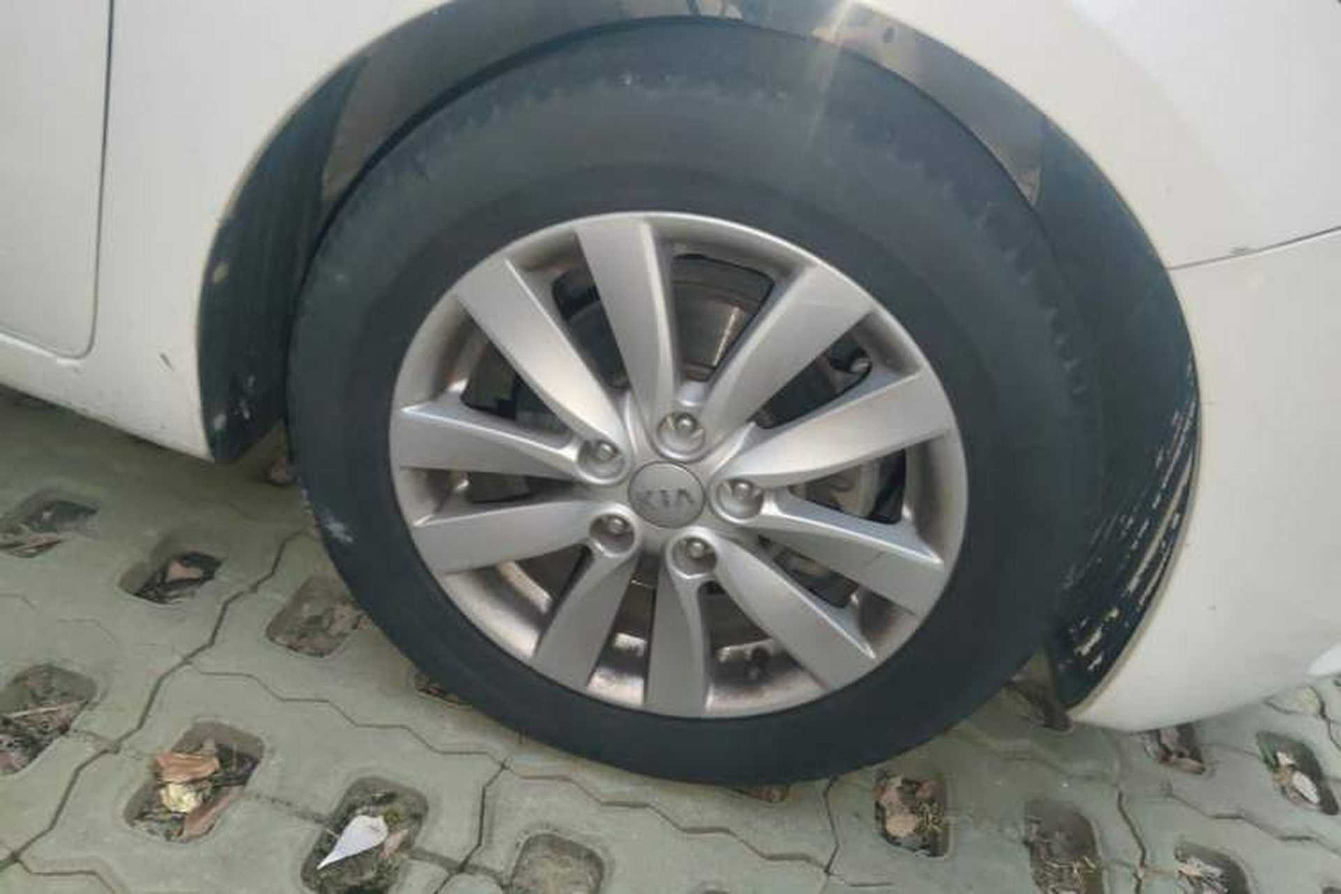 Used Kia K3 2015 1.6L Manual GLS Right Front Wheel Hub