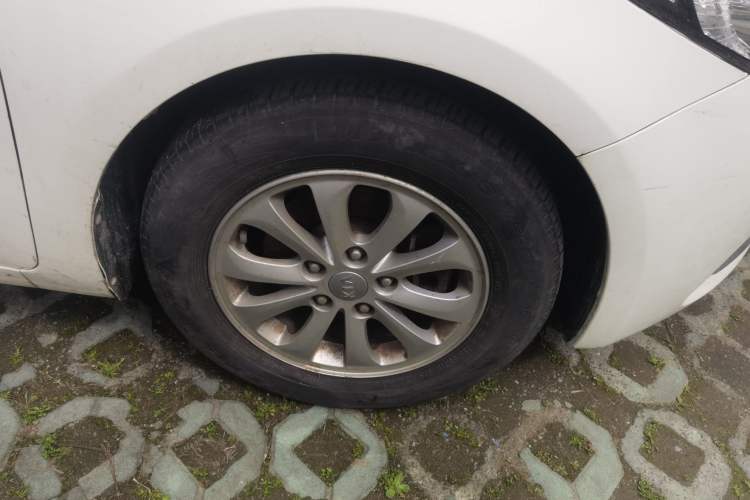 Used Kia K3 2015 1.6L Manual GL Right Front Wheel Hub
