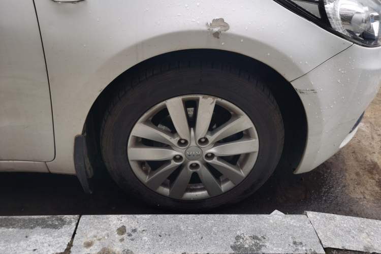 Used Kia K3 2015 1.6L Automatic GL Right Front Wheel Hub