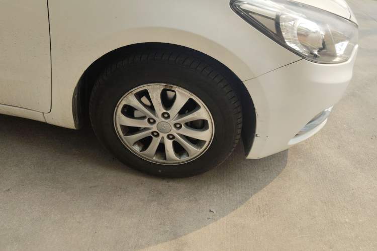 Used Kia K3 2015 1.6L Manual GL Right Front Wheel Hub