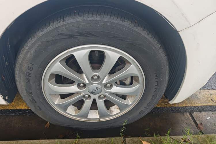 Used Kia K3 2015 1.6L Manual GL Right Front Wheel Hub