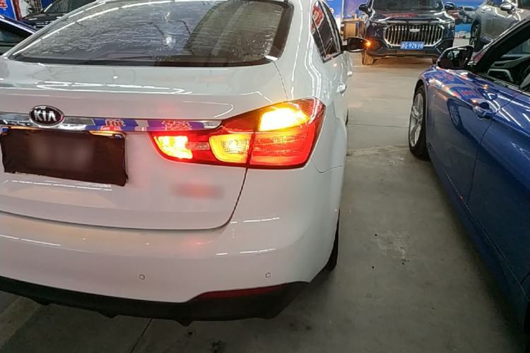 Used Kia K3 2015 1.6L Automatic GLS Right Rear Taillight