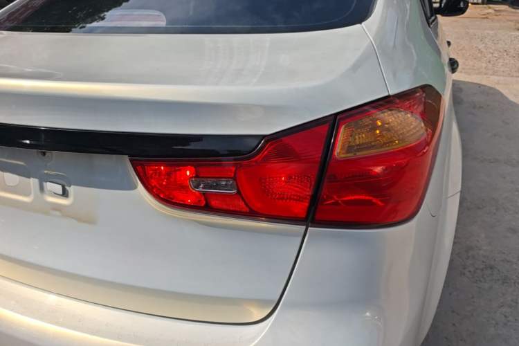Used Kia K3 2015 1.6L Automatic GLS Right Rear Taillight