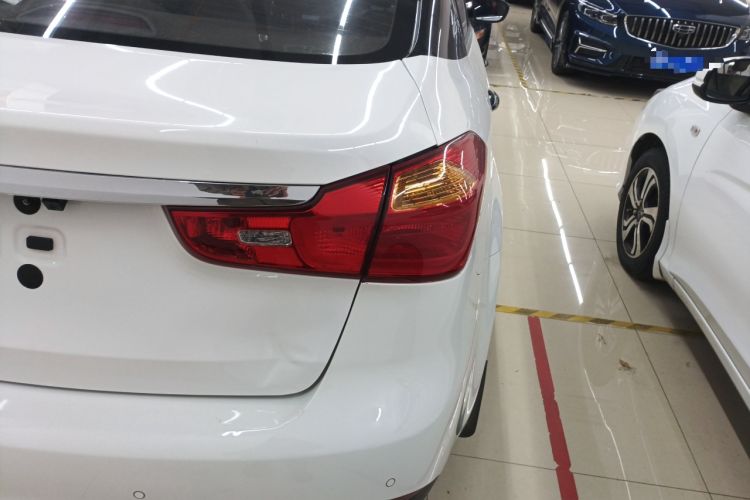 Used Kia K3 2015 1.6L Automatic GLS Right Rear Taillight