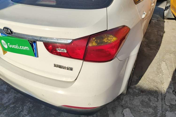 Used Kia K3 2015 1.6L Automatic GLS Right Rear Taillight