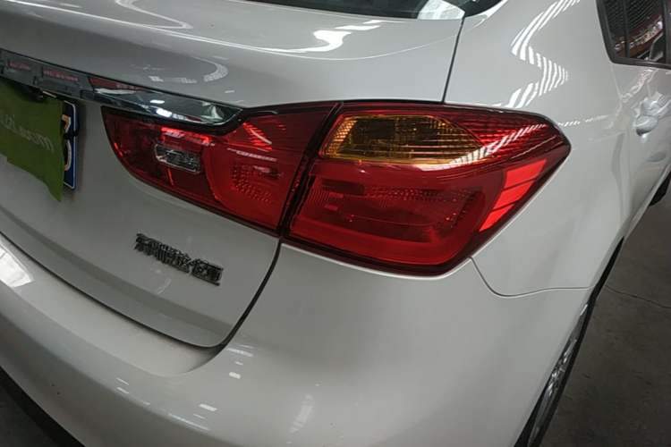 Used Kia K3 2015 1.6L Automatic GL Right Rear Taillight
