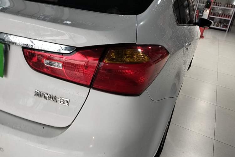 Used Kia K3 2015 1.6L Automatic GLS Right Rear Taillight