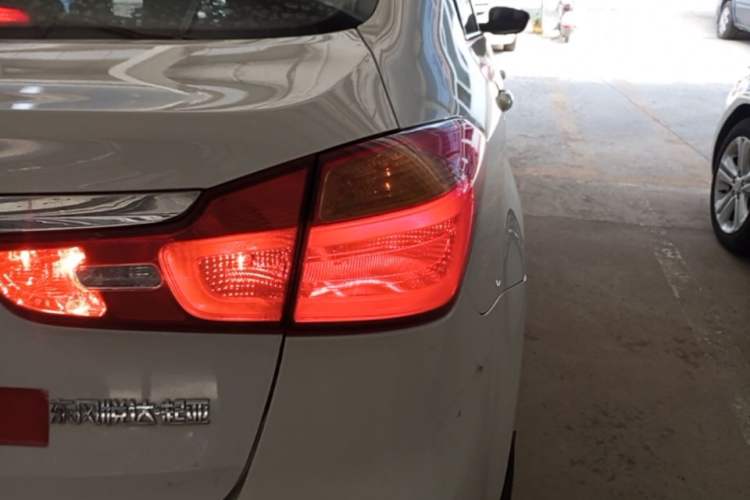 Used Kia K3 2015 1.6L Automatic GLS Right Rear Taillight