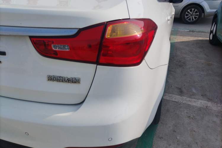 Used Kia K3 2015 1.6L Automatic GLS Right Rear Taillight