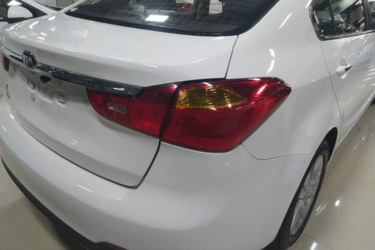 Used Kia K3 2015 1.6L Automatic DLX Right Rear Taillight