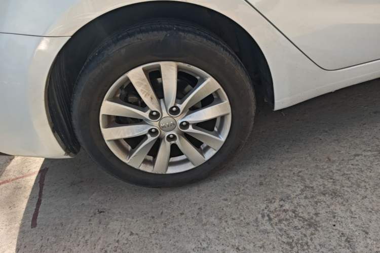 Used Kia K3 2015 1.6L Automatic GLS Right Rear Wheel Hub