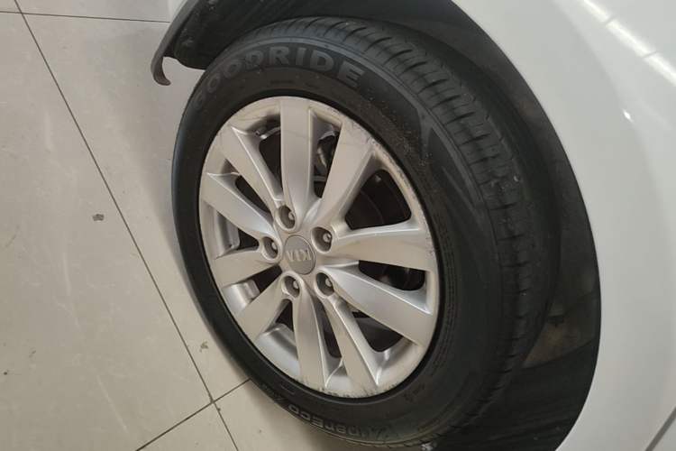 Used Kia K3 2015 1.6L Automatic GLS Right Rear Wheel Hub