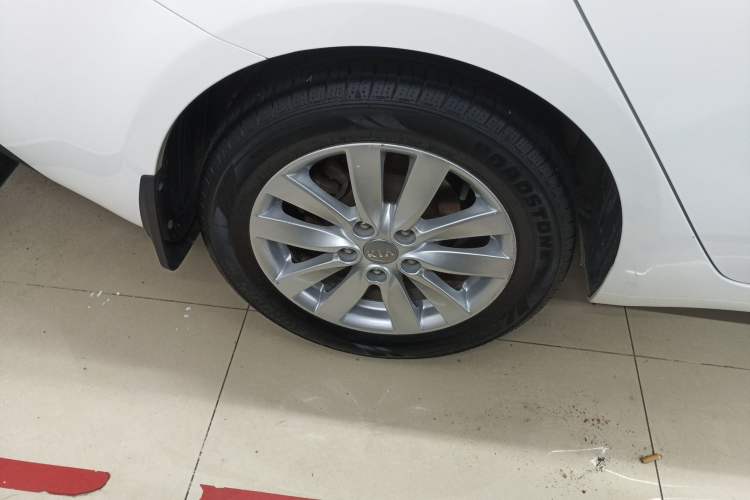 Used Kia K3 2015 1.6L Automatic GLS Right Rear Wheel Hub