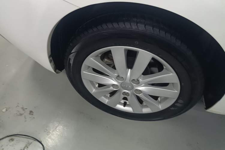 Used Kia K3 2015 1.6L Automatic DLX Right Rear Wheel Hub