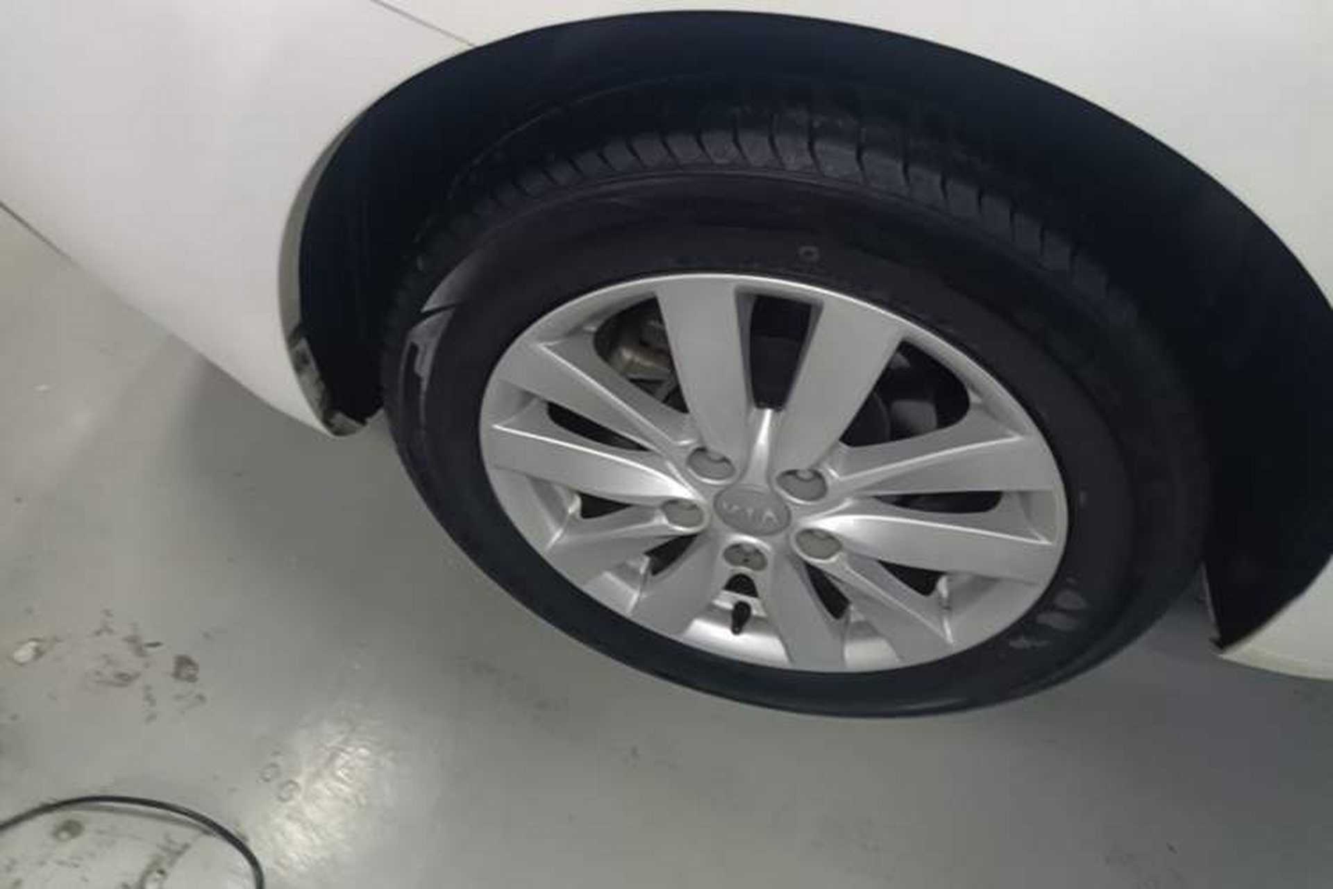 Used Kia K3 2015 1.6L Automatic DLX Right Rear Wheel Hub