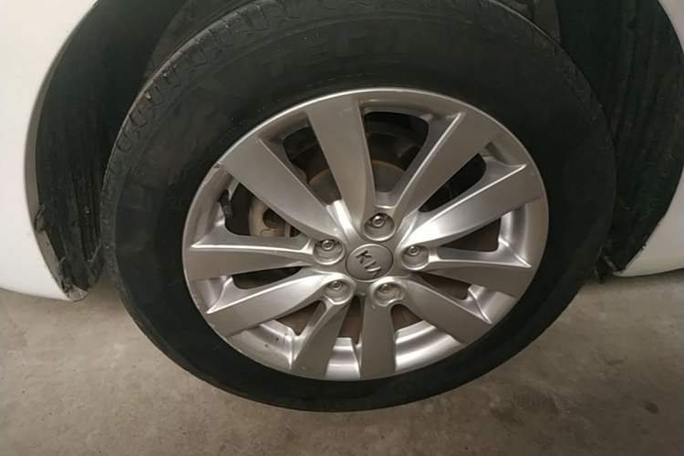 Used Kia K3 2015 1.6L Automatic GL Right Rear Wheel Hub