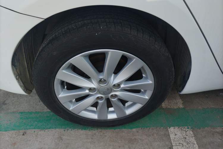 Used Kia K3 2015 1.6L Automatic GLS Right Rear Wheel Hub