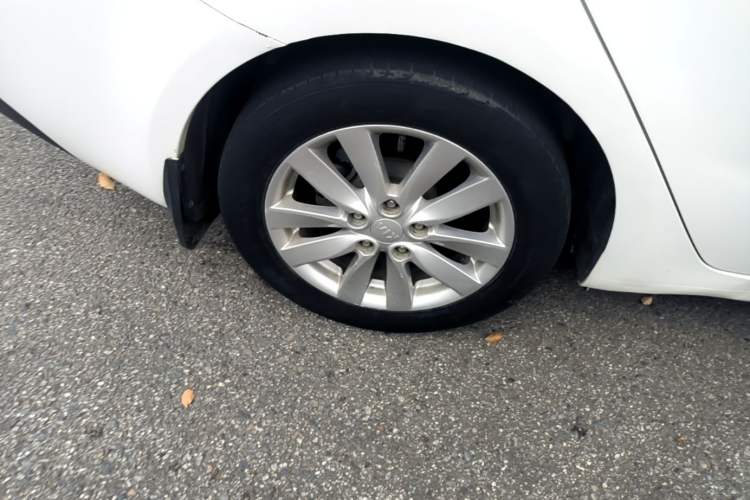 Used Kia K3 2015 1.6L Manual GLS Right Rear Wheel Hub