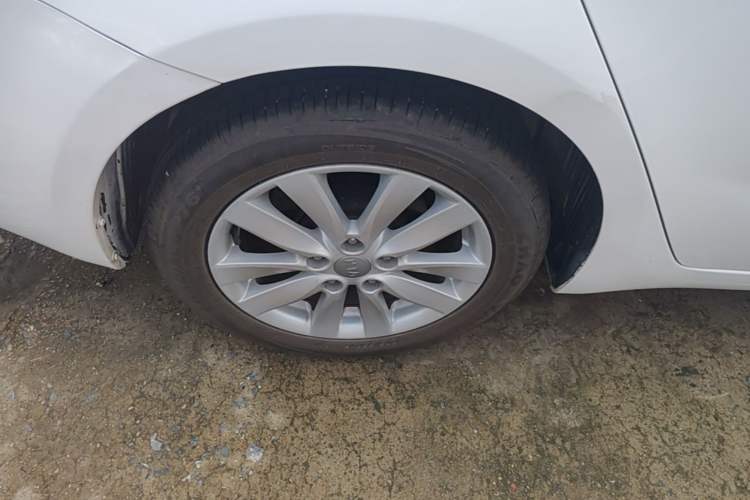 Used Kia K3 2015 1.6L Automatic GLS Right Rear Wheel Hub
