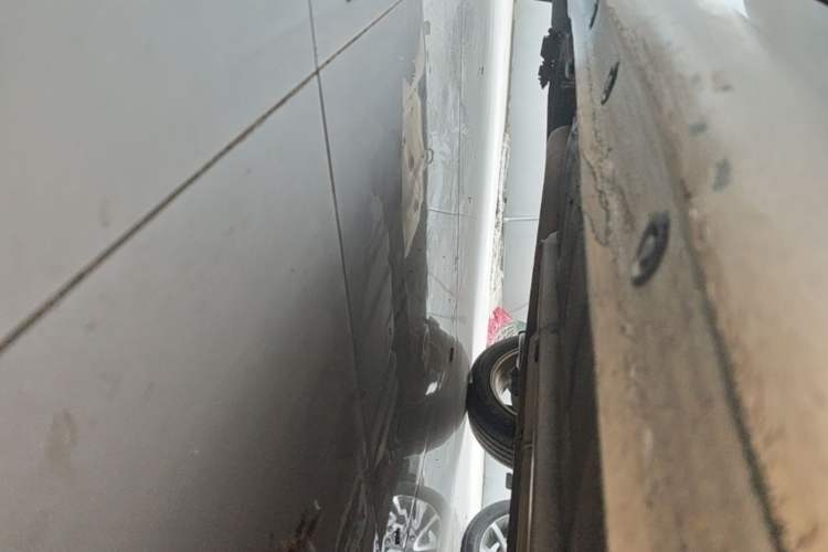 Used Kia K3 2015 1.6L Automatic GL Right Side Sill
