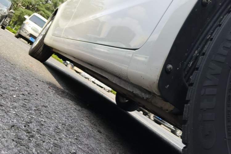 Used Kia K3 2015 1.6L Automatic GL Right Side Sill