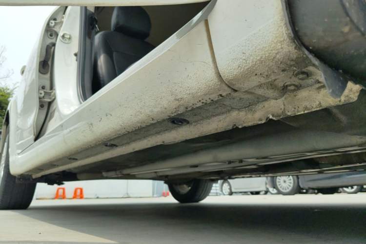 Used Kia K3 2015 1.6L Automatic GL Right Side Sill