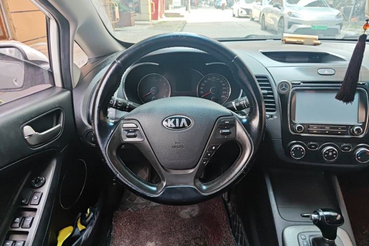 Used Kia K3 2015 1.6L Automatic GLS Steering Wheel