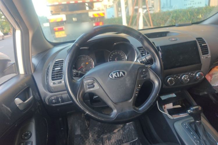 Used Kia K3 2015 1.6L Automatic GLS Steering Wheel