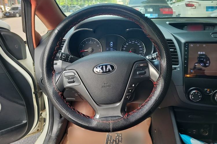 Used Kia K3 2015 1.6L Automatic GLS Steering Wheel
