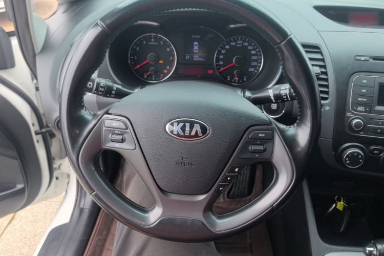 Used Kia K3 2015 1.6L Automatic GLS Steering Wheel