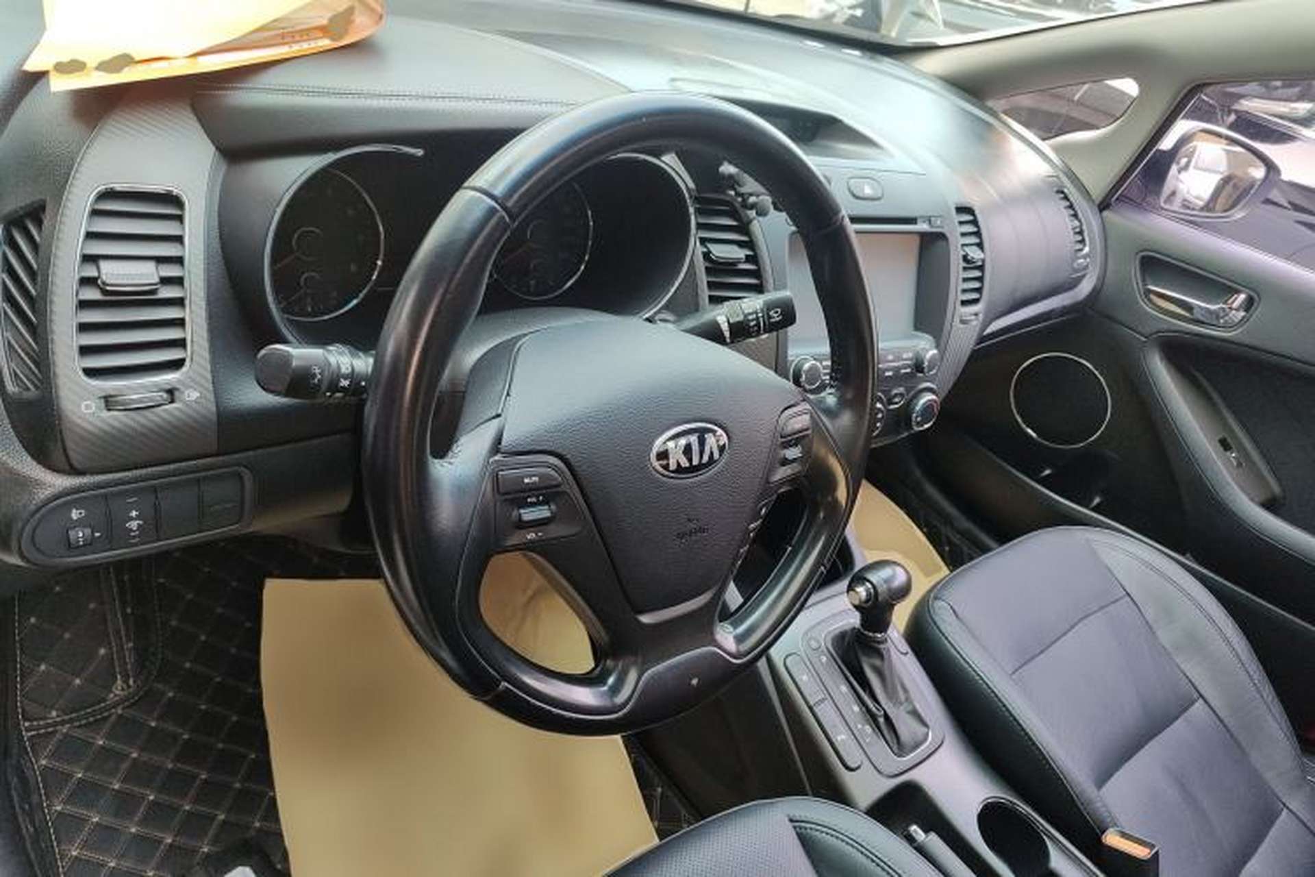 Used Kia K3 2015 1.6L Automatic GLS Steering Wheel