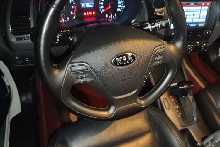 Used Kia K3 2015 1.6L Automatic GLS Steering Wheel