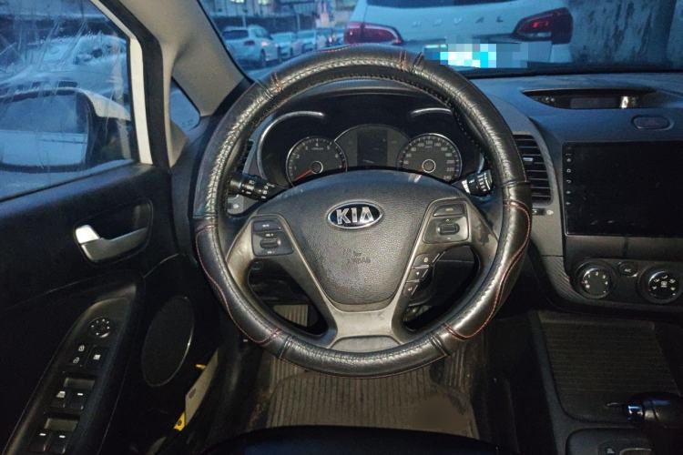 Used Kia K3 2015 1.6L Automatic GLS Steering Wheel