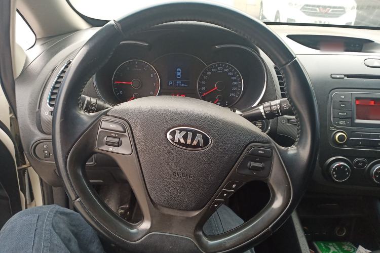 Used Kia K3 2015 1.6L Automatic GLS Steering Wheel