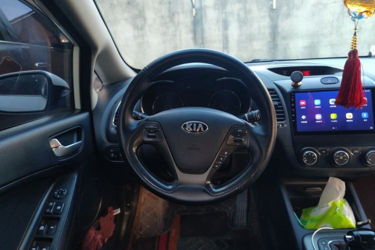 Used Kia K3 2015 1.6L Automatic GLS Steering Wheel