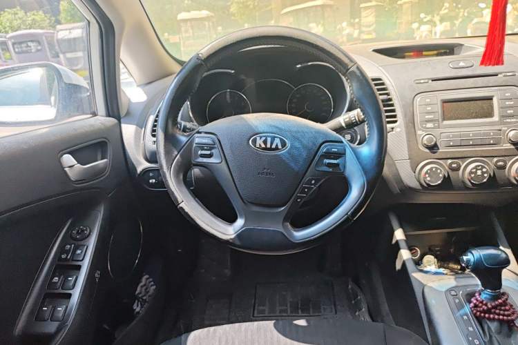 Used Kia K3 2015 1.6L Automatic GLS Steering Wheel
