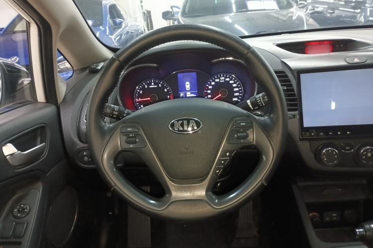 Used Kia K3 2015 1.6L Automatic GLS Steering Wheel